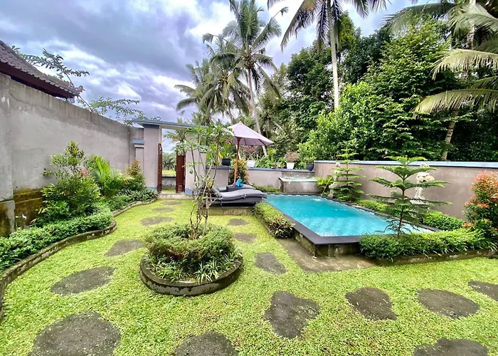 Puri Trisna With Rice Field View Ubud